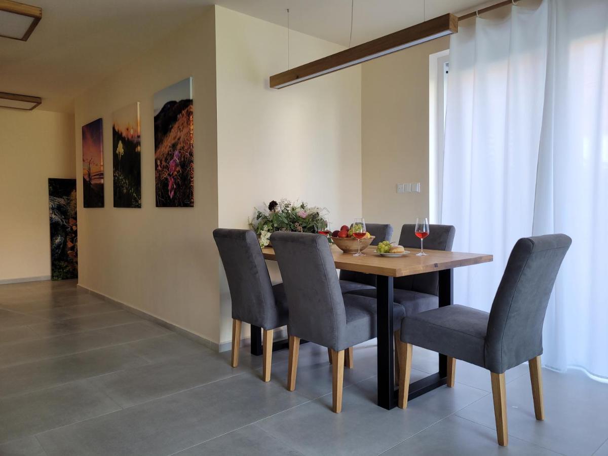 Zamek Na Dlani Mikulov Apartment Exterior photo
